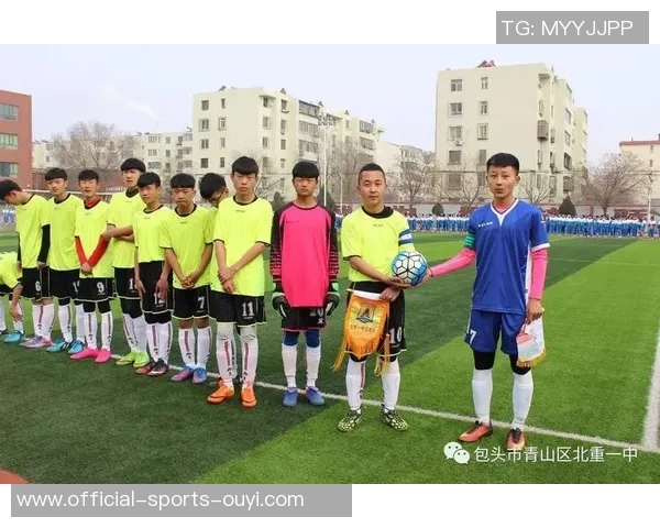 足球明星帅气头像男孩的魅力与风采展现青春活力与梦想追逐